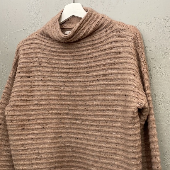 Madewell Donegal Belmont Mockneck Sweater in Coziest Yarn Size Medium - Picture 5 of 11